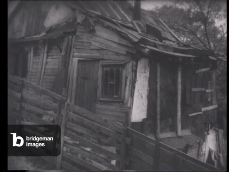 Image of Lithuania before WWII, poor and dirty children in the slums